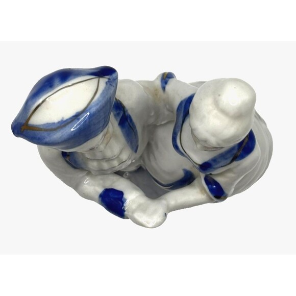 Vintage Colonial Couple Figurine Man Dancing with Lady/ Blue & White Porcelain - Picture 5 of 7